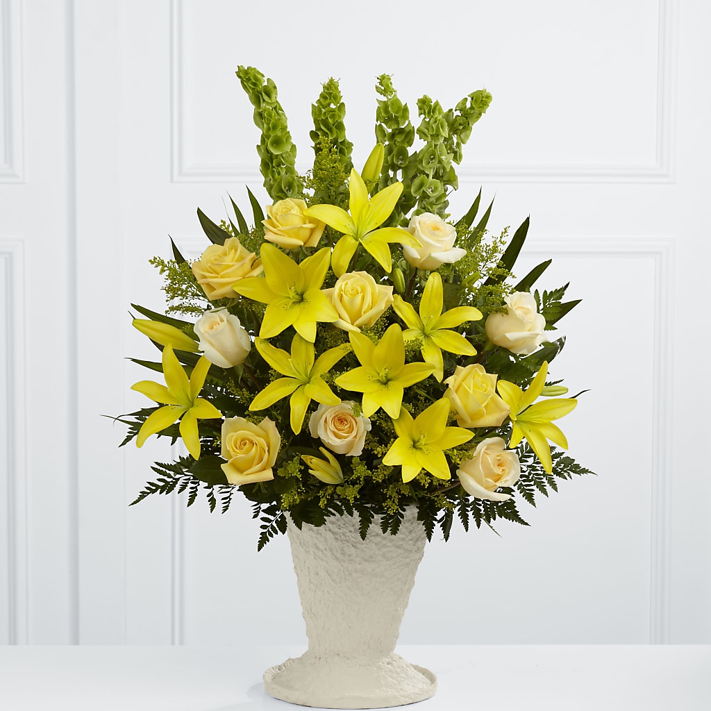 Golden Memories Arrangement – Deeshay Custom Design, Goldsboro NC