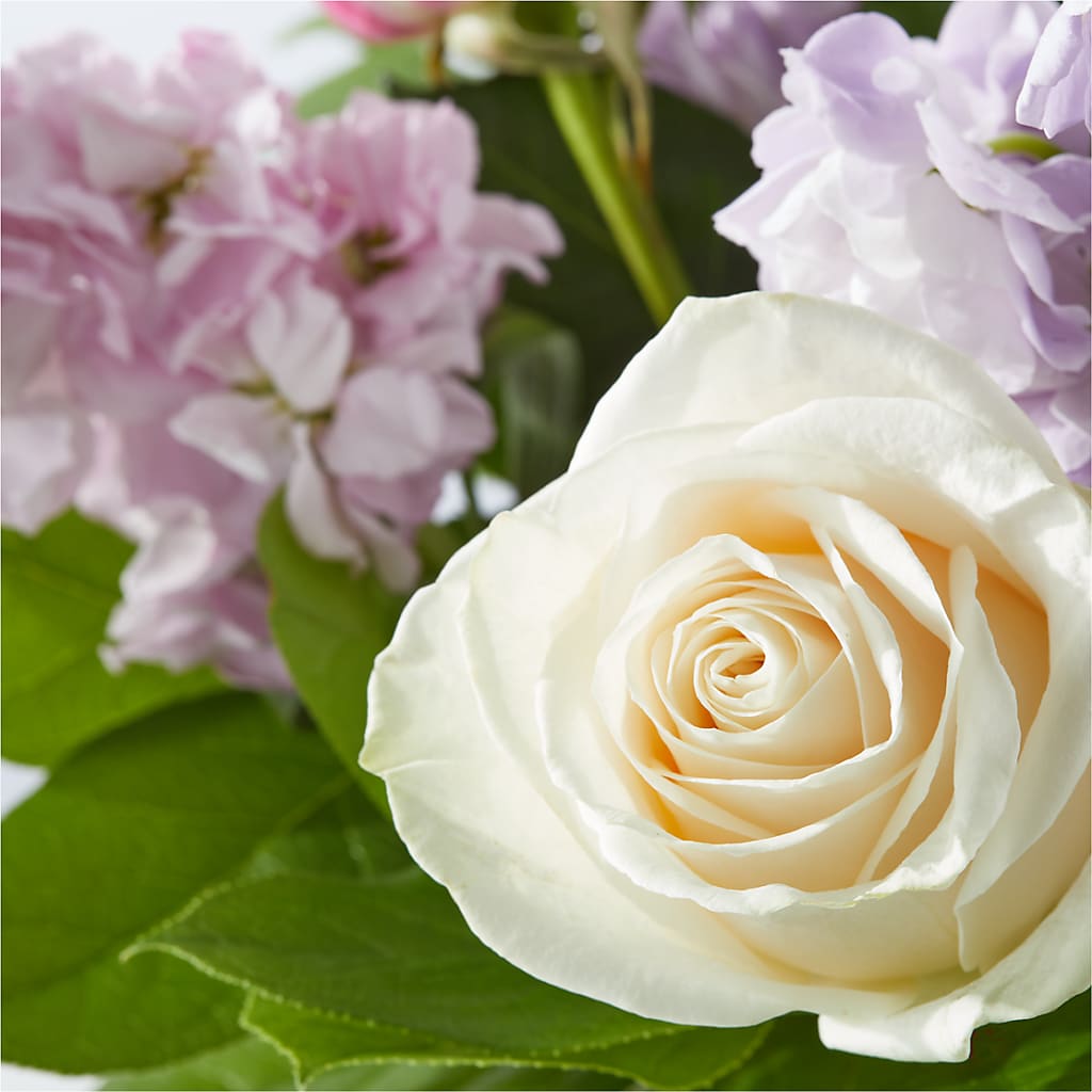 Springtime Spritz Bouquet –  Deeshay Custom Design, Goldsboro NC