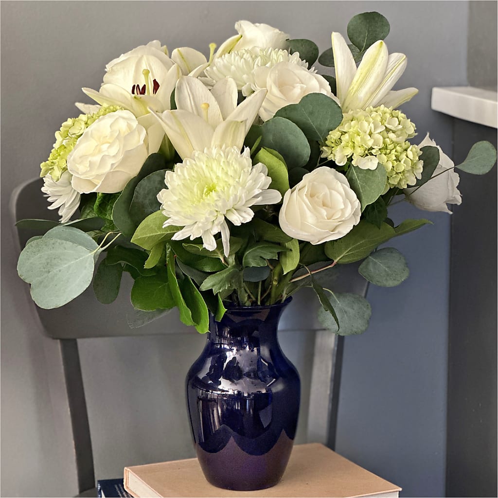 Snowy Dreams Bouquet –  Deeshay Custom Design, Goldsboro NC