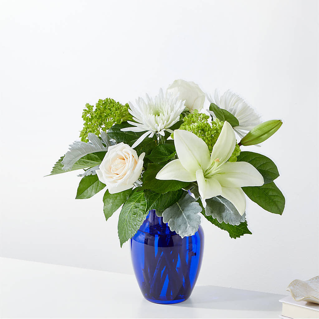 Snowy Dreams Bouquet –  Deeshay Custom Design, Goldsboro NC