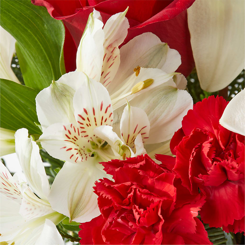 Holiday Season Bouquet –  Deeshay Custom Design, Goldsboro NC